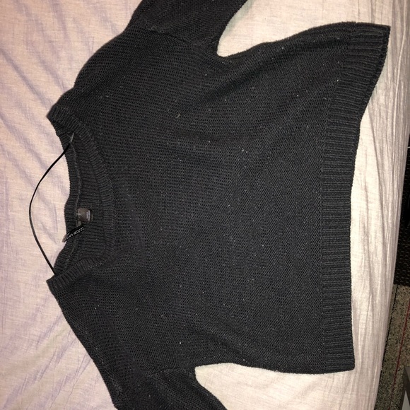 Black Crop Top Sweater - Picture 3 of 3